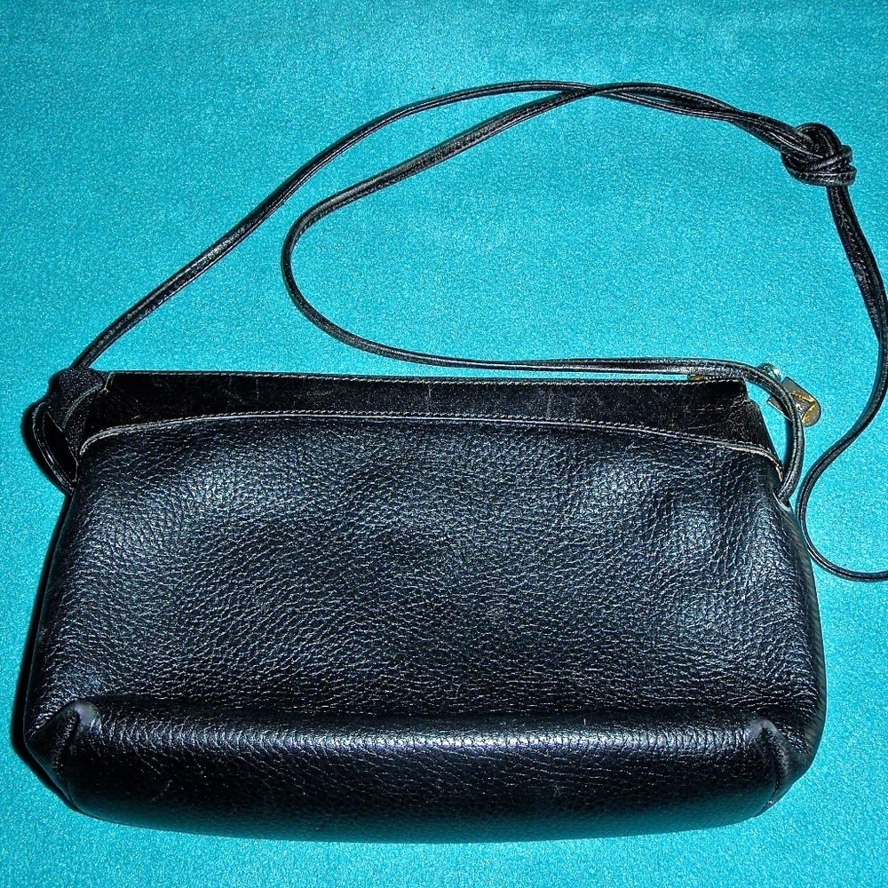 CROSS WOMEN'S BLACK LEATHER LINED SHOULDER BAG MADE IN ITALY - Picture 3 of 5
